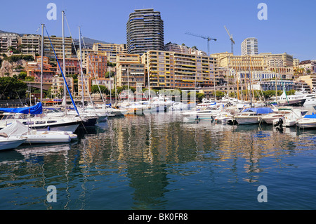 Luxus-Yachten und Boote im Hafen von Monaco Stockfoto