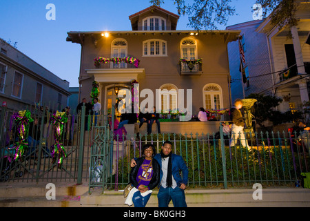 Parade-Goers während Karneval, Garden District, New Orleans, Louisiana Stockfoto