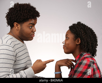 Young African-American paar vor sich. © Katharine Andriotis Stockfoto