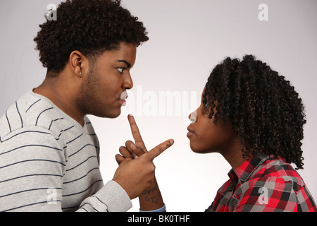 Young African-American paar vor sich. © Katharine Andriotis Stockfoto