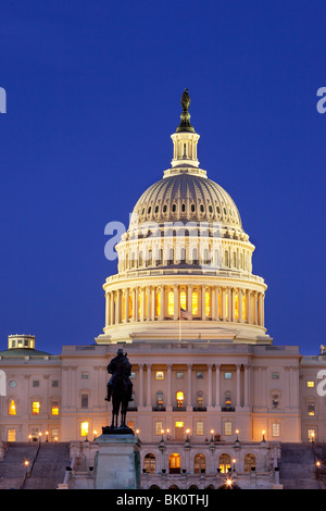 US Capitol Building mit Statue von Ulysses S. Grant im Vordergrund, Washington DC USA Stockfoto