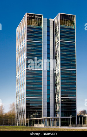 Amsterdam Ernst & Young Bürogebäude Kreuz Türme von Norman Foster. Auf dem Geschäftsviertel Zuidas. Stockfoto