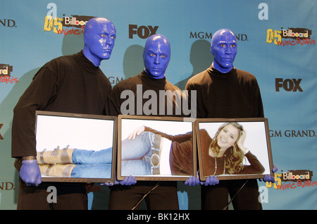 BLUE MAN GROUP & JESSICA ALBA BILLBOARD MUSIC AWARDS 05 MGM GRAND ARENA LAS VEGAS USA 6. Dezember 2005 Stockfoto