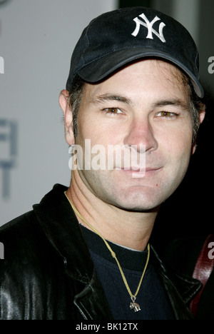 CHRISTOPHER JAMES SPAZIERGANG DIE LINIE PREMIER. AFI FEST 2005 ARCLIGHT CINERAMA DOME HOLLYWOOD LOS ANGELES USA 03 November 2005 Stockfoto