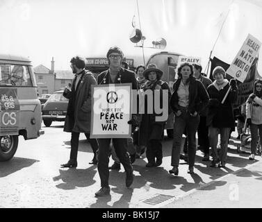 CND Demo, Horley, Surrey, c1969. Stockfoto