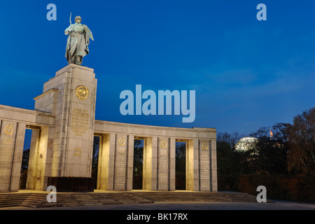 Sowjetische Ehrenmal im Tiergarten Park, Berlin, Deutschland, Europa Stockfoto