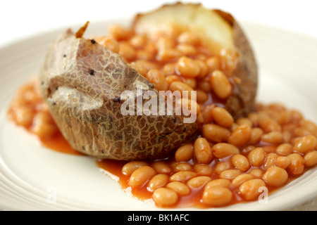 Gesunde gebacken oder Jacke Kartoffel mit gebackenen Bohnen in Tomatensauce mit Keine Personen Stockfoto