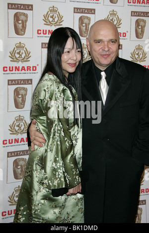 CAROLYN CHOA & ANTHONY MINGHELLA 2006 BAFTA LA CUNARD BRITANNIA AWARDS CENTURY CITY LOS ANGELES Kalifornien USA 02 Novemb Stockfoto