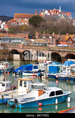 Stürmische Himmel in Folkestone Hafen Kent Stockfoto