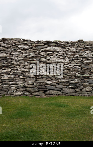 Steinmauer, die Bestandteil einer Eisenzeit Fort Dunbeg auf der Dingle Halbinsel County Kerry Irland Stockfoto