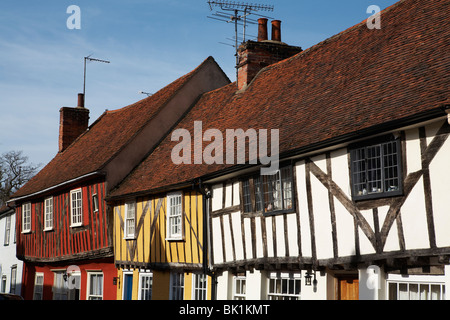 Großbritannien England Suffolk sind bunte Dorfhäuser aus dem 16. Jahrhundert halb Fachwerkhaus im Fluss Stour Dedham Vale Bereich Stockfoto