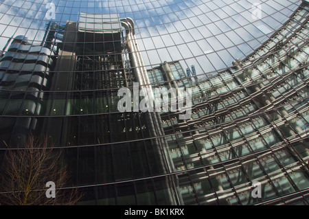Lloyds of London Reflexionen Stockfoto