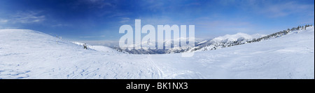 Winterpanorama von westlichen Sajan-Gebirge. Sibirien. Russland Stockfoto