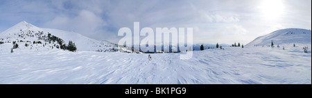 Winterpanorama von westlichen Sajan-Gebirge. Sibirien. Russland Stockfoto