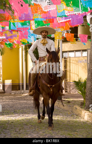 Charro (Cowboy) mit Pferd am Lienzo Charro, Guadalajara, Jalisco, Mexiko Stockfoto
