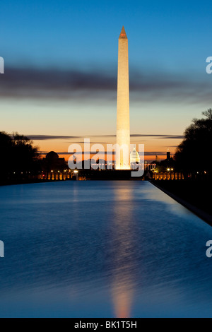 Sonnenaufgang über dem Washington Monument und das US-Kapitol in Washington DC USA Stockfoto