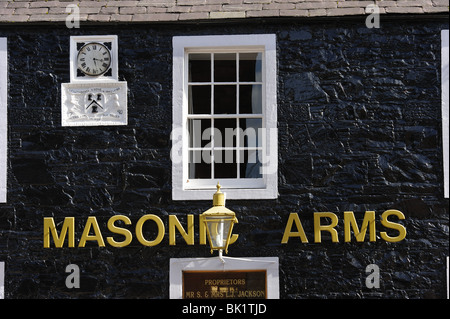 Freimaurer Zeichen und Uhr auf Freimaurer Arme, Kirkcudbright, Scotland Stockfoto