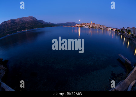 Korcula mit steigenden Vollmond Stockfoto