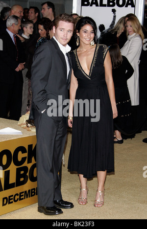 KEVIN CONNOLLY & EMMANUELLE CHRIQUI ROCKY BALBOA Welt PREMIERE GRAUMANS CHINESE THEATRE HOLLYWOOD USA 13. Dezember 2006 Stockfoto