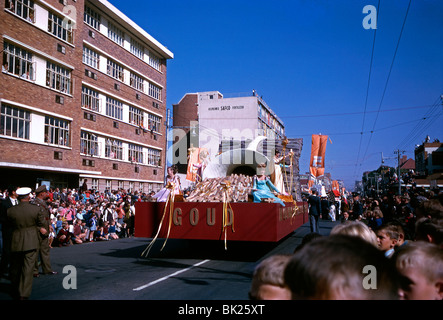 Parade Float zur Förderung South African Gold (oder Goud in Afrikaans), während der Apartheid-Ära, Durban, Südafrika, 1966 Stockfoto