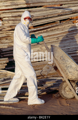 Arbeitnehmer (, Handwerker,) bei gefährlichen Abfällen Site Stockfoto