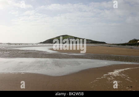 Blick von Burgh Island am Bigbury am Meer, Devon über einem breiten Strand Stockfoto