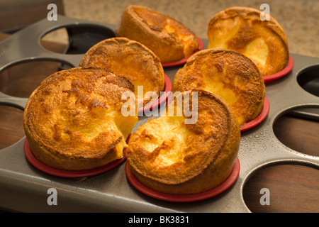 Einzelnen Yorkshire Pudding frisch aus dem Ofen Stockfoto