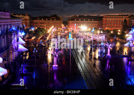 Weihnachts-Dekoration auf der Place Massena in Nizza Stockfoto