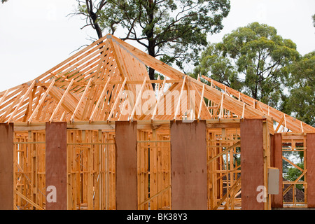 Wiederaufbau der Häuser in Kinglake wurde eines der am stärksten betroffenen Gemeinden von der 2009 Australian Bush Brandkatastrophen Stockfoto