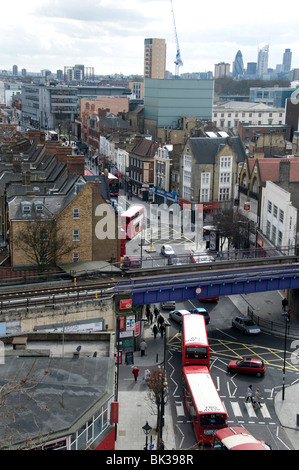 Hackney, London. Blick auf Mare Street vom Turm der St. Augustine Stockfoto