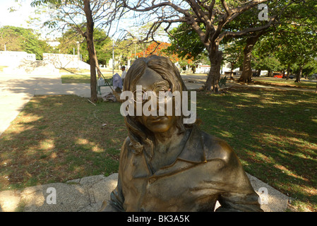 Statue von John Lennon (von José Villa Soberón), John Lennon Park, Havanna, Kuba. Stockfoto