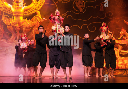 Traditionelle thailändische Puppentheater im Aksra Theatre in Bangkok, Thailand. Stockfoto