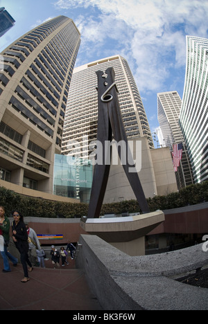 Die Wäscheklammer-Skulptur von Claes Oldenburg in Philadelphia, PA Stockfoto