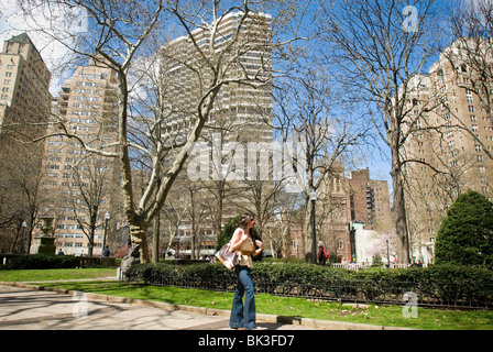 Rittenhouse Square in Philadelphia, PA am Mittwoch, 31. März 2010 (© Richard B. Levine) Stockfoto