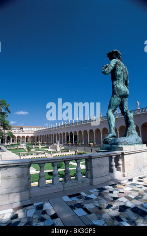 Florida State Museum of Art Michelangeloís David im Ringling Museum of Art A 17-Fuß Bronzeguss von Michelangelos David Stockfoto