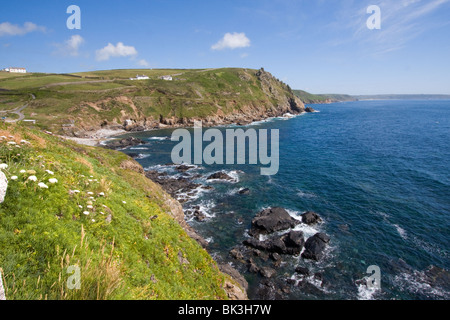 Blick heraus zum Meer von der West-Küste von Cornwall Stockfoto