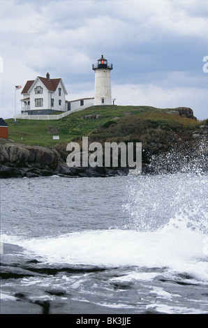 Historisches Gebäude und Wahrzeichen des Cape Neddick Lighthouse in York, Maine, USA Stockfoto