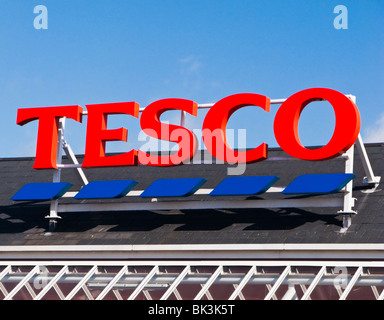 Tesco Supermarkt Logo Zeichen England UK Stockfoto