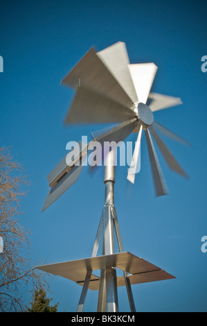 Örtliche Freiwillige Feuerwehr Unternehmen Spenden durch was liebevoll bekannt als Schlamm Verkäufe gekommen. Stockfoto