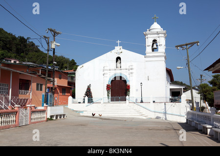 San Pedro Kirche (die aus dem 16. Jahrhundert stammt und wird gesagt, die zweitälteste Kirche in der westlichen Hemisphäre zu sein), Taboga Insel, Panama Stockfoto