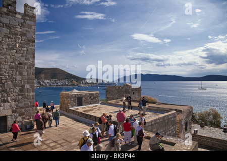 Blick auf den Hafen von Schloss St. Peter in Bodrum, Türkei Stockfoto