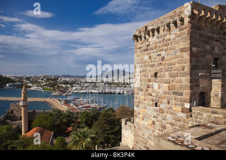 Blick auf den Hafen von Schloss St. Peter in Bodrum, Türkei Stockfoto