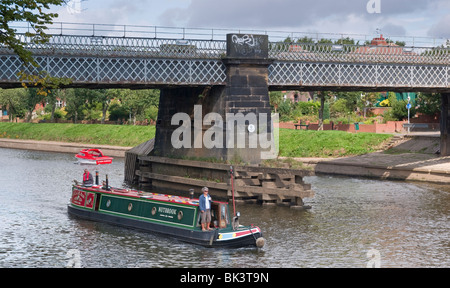 Grachtenboot auf dem Fluss Ouse York Stockfoto