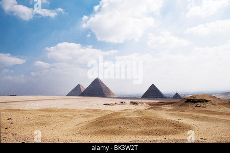 Der Gizeh Pyramid Komplex, auch Gizeh Nekropole genannt, auf dem Gizeh Plateau im Großraum Kairo, Ägypten Stockfoto
