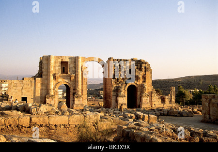 Triumphal Bogen des Hadrian erbaute AD 129 zum Gedenken an den Besuch des Roman Emperor Hadrian nach Jerash, Jordanien. Stockfoto