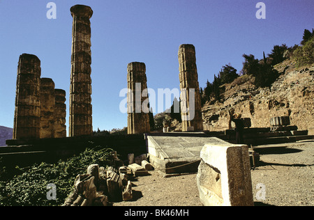 Ruinen der Tempel des Apollo in Delphi, Griechenland Stockfoto