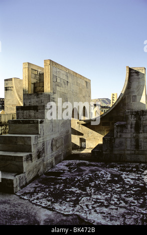 Architektonische Details von Jantar Mantar im freien astronomisches Observatorium erbaut zwischen 1727 & 1734 von Maharaja Jai Singh II in Stockfoto