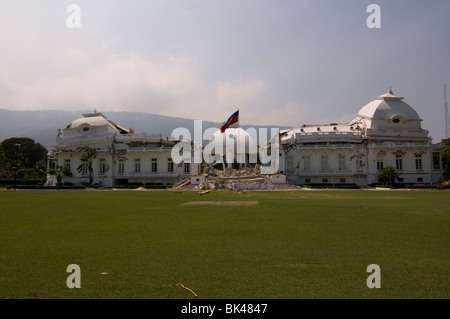 Nach einem Erdbeben der Stärke 7,0 war der Nationalpalast der offizielle Wohnsitz des Präsidenten von Haiti in Port au Prince Stockfoto