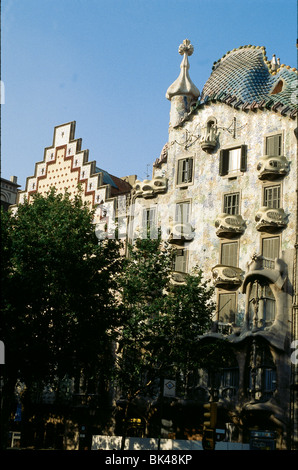 Casa Antoni Amatller von Cadafalch neben Gaudis Casa Batllo auf Manzana de Discordia (Block der Zwietracht) in Barcelona, Spanien Stockfoto