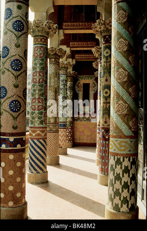 Keramische Fliesen Mosaik Spalten am Palast der katalanischen Musik Palau De La Musica Catalana Barcelona Spanien im Jahre 1908 Lluis Domenech ich Stockfoto